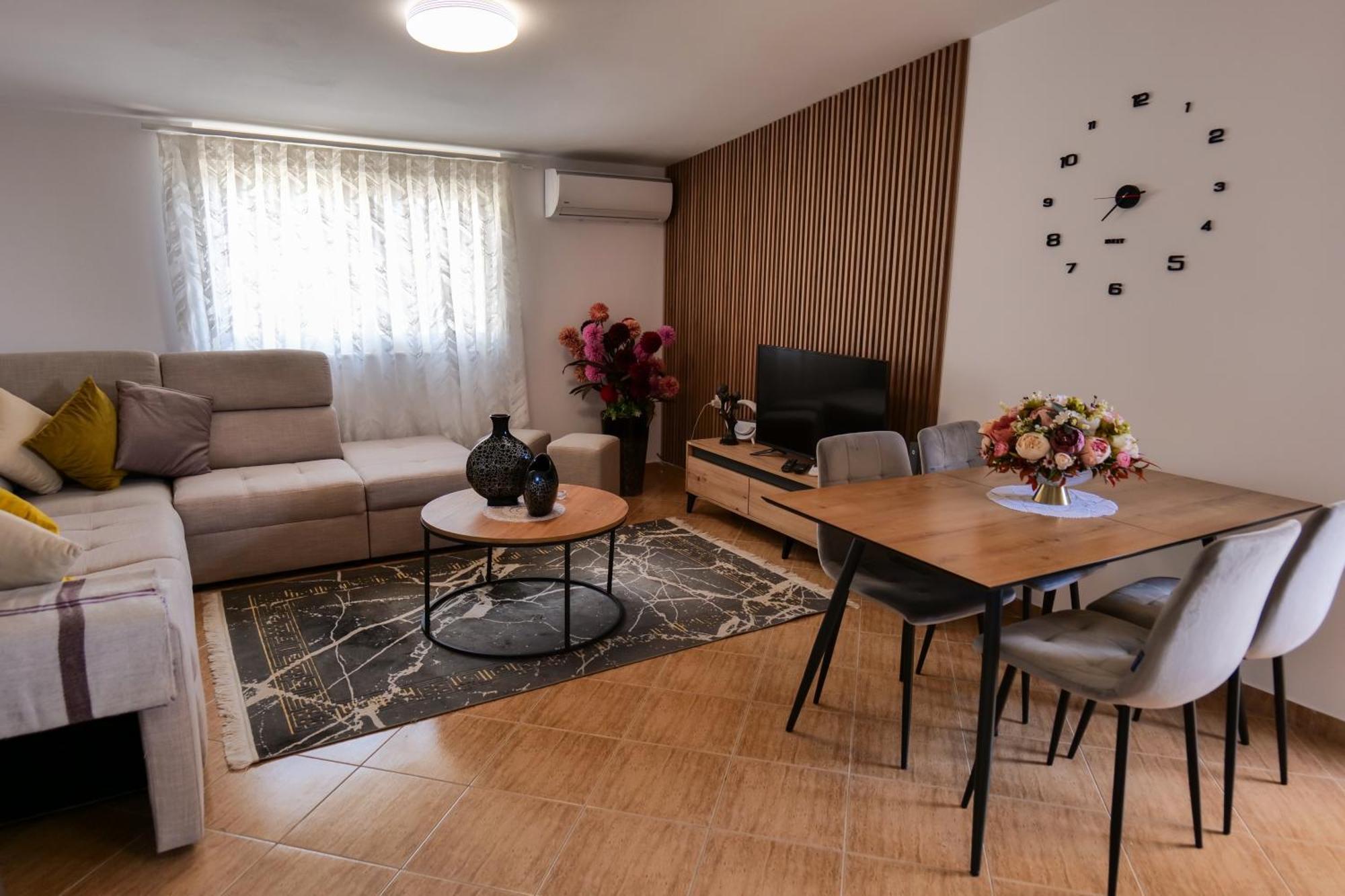 Leilighet Xhejn's Veranda 7 *